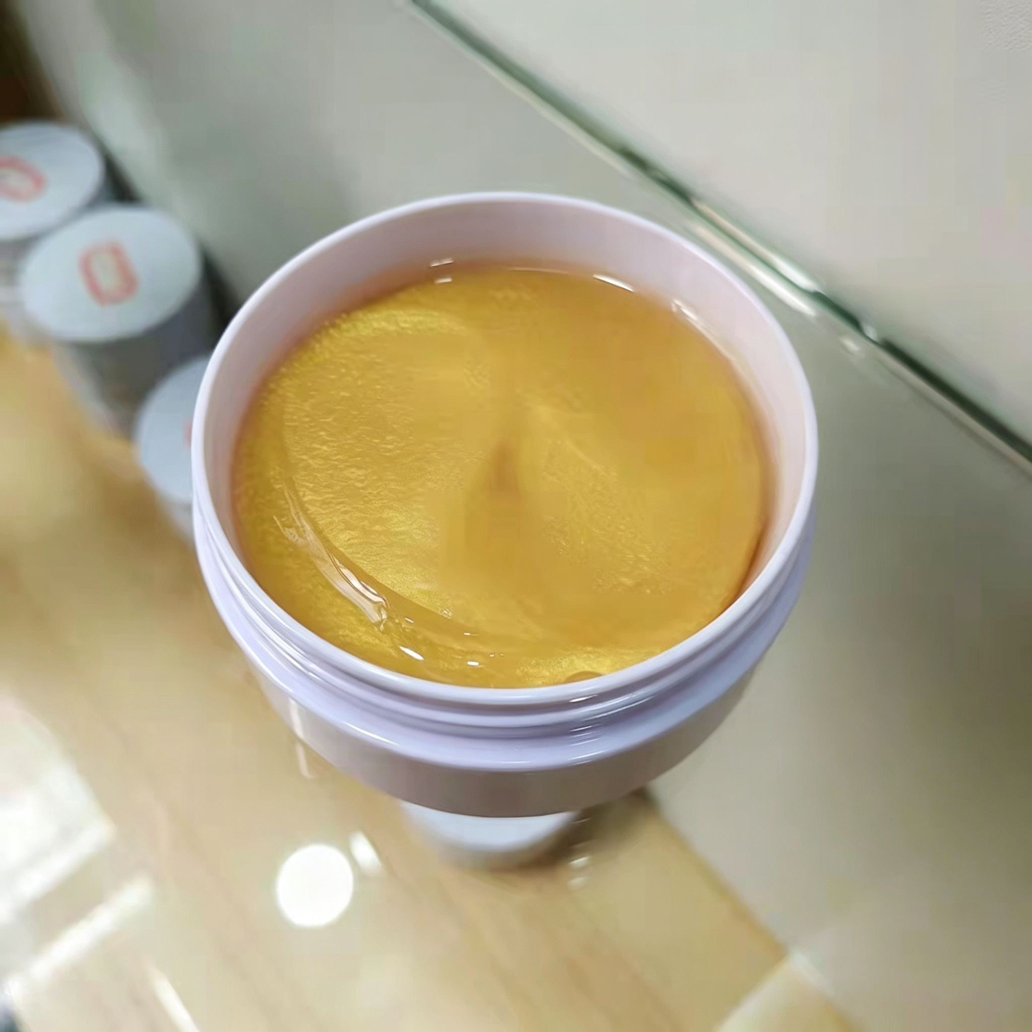 Unlabeled Eye Masks with Seaweed & Gold for Firming and Reducing Fine Lines – Moisturizing and Hydrating Eye Patches