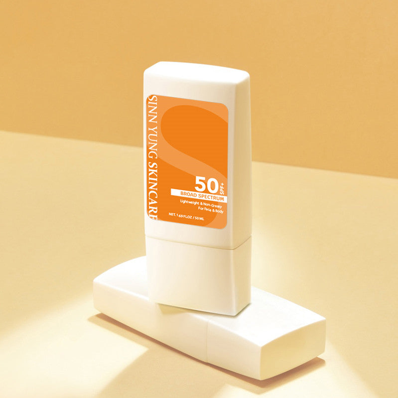 OEM Private Label SPF 50 Sunscreen with Vitamin B5 & Vitamin E | Lightweight, Oil-Free, No White Cast